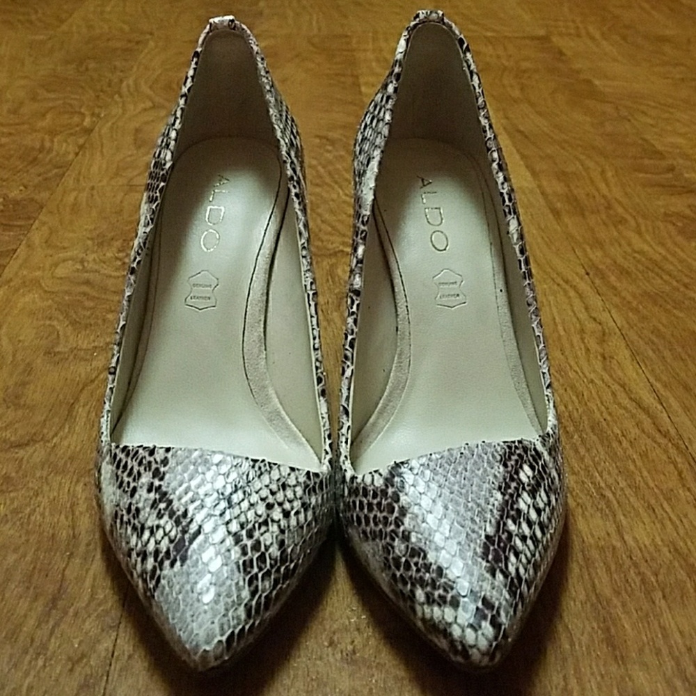 Low stilettos